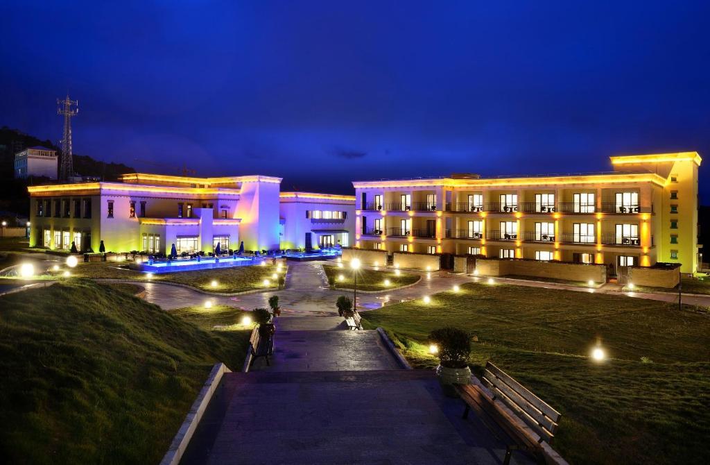 High Mountain Resort-Deqin Deqen Esterno foto